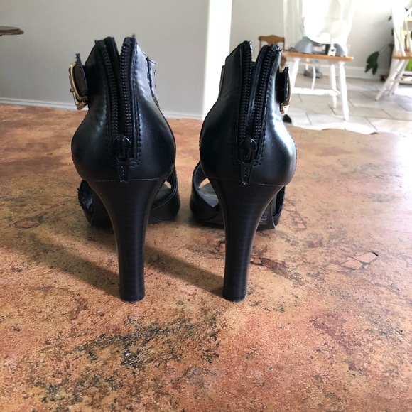 Black heals size 8.5 - Picture 5 of 7